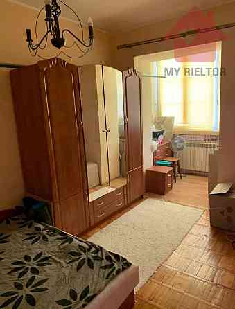 Продаж Квартира 4-кімнатна, 3/3 поверх на Стрільнична Ужгород