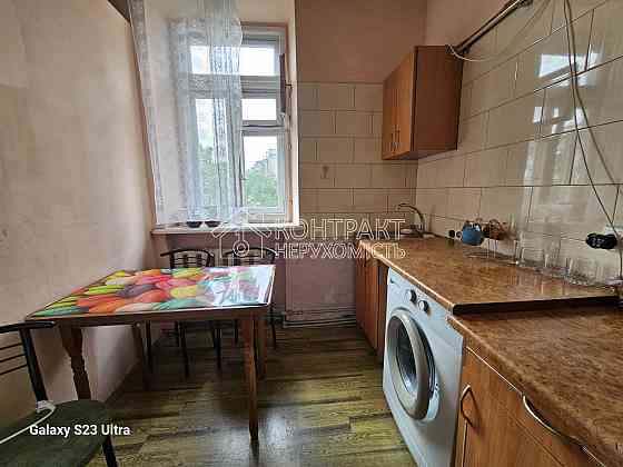 Продаж Квартира 2-кімнатна, 5/5 поверх на вул. Захисників України Харків