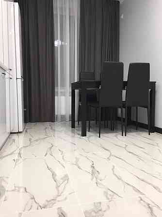 Оренда Квартира 2-кімнатна, 25/33 поверх на Академіка Заболотного, 1а Киев