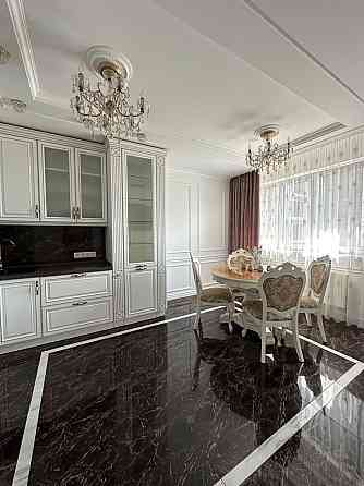 Продаж Квартира 3-кімнатна, 18/26 поверх на Оболонський вул., д. 26 Київ