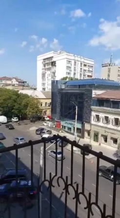 2-х комнатная квартира в центре города с чердачным помещением Одеса