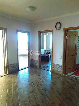 Оренда Квартира 4-кімнатна, 20/25 поверх на вул. Барабашова Харьков