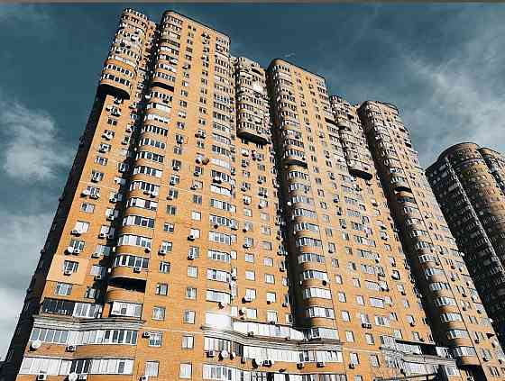 Продаж Квартира 3-кімнатна, 22/30 поверх на Ахматової Анни вул., д. 13 Київ