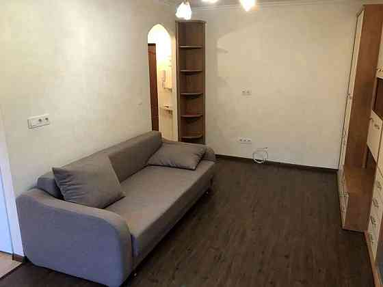 Оренда Квартира 1-кімнатна, 4/9 поверх на Бакинська, 37а Київ