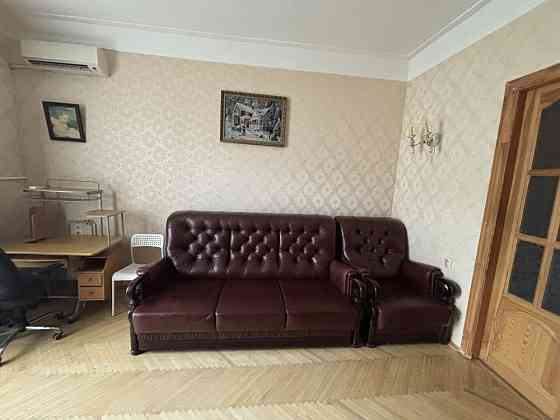 Продаж Квартира 2-кімнатна, 4/5 поверх на Героїв Оборони вул., д. 3 Kiev