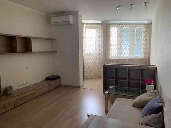 Оренда Квартира 1-кімнатна, 17/24 поверх на ул. Анны Ахматовой, 30 Kiev