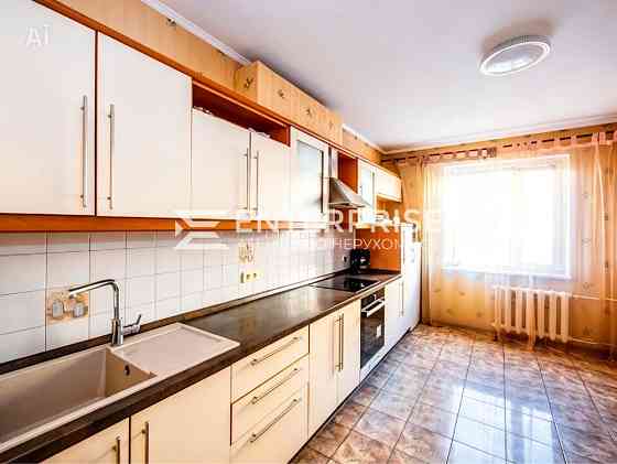 Продаж Квартира 3-кімнатна, 3/16 поверх на вул. Василия Порика Kiev