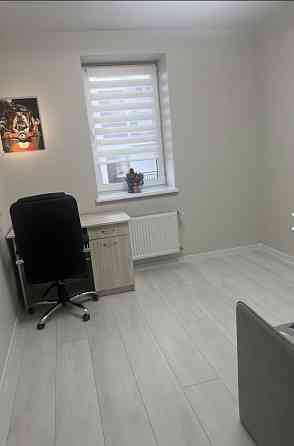 Продаж Квартира, 1/4 поверх на вул. Гармонія Rivne