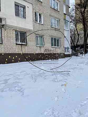 Продаж Квартира 1-кімнатна, 1/5 поверх на Стадионная ул. Kiev