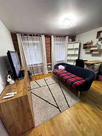 Продаж Квартира 3-кімнатна, 1/2 поверх на вул. Греківська Харьков