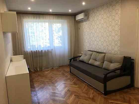 Оренда Квартира 2-кімнатна, 3/5 поверх на Янгеля, 2а Киев