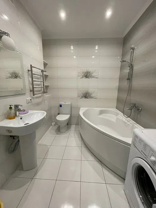 Оренда Квартира 2-кімнатна, 18/26 поверх на А. Ахматової, 22 Київ - фото 1