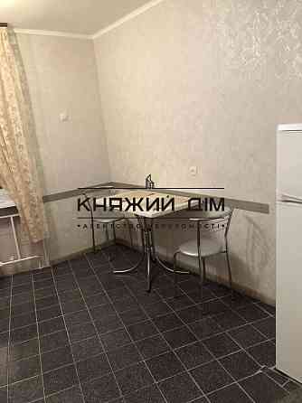 Оренда Квартира 1-кімнатна, 3/10 поверх на Ахматовой Анны ул. Київ