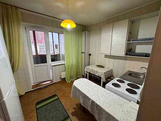 Оренда Квартира 1-кімнатна, 16/18 поверх на вул. Анни Ахматової, 15 Київ