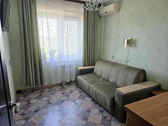 Продаж Квартира 4-кімнатна, 5/10 поверх на Варейкиса ул., 2 Дніпро