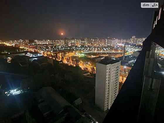 Продаж Квартира 3-кімнатна, 25/26 поверх на Причальна вул., д. 12 Київ