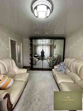 Продаж Квартира 3-кімнатна, 4/5 поверх на вул. Степана Бандери Рівне