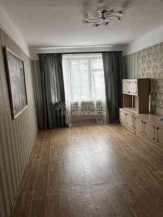 Оренда Квартира 3-кімнатна, 1/10 поверх на вул. Ігоря Муратова Харків