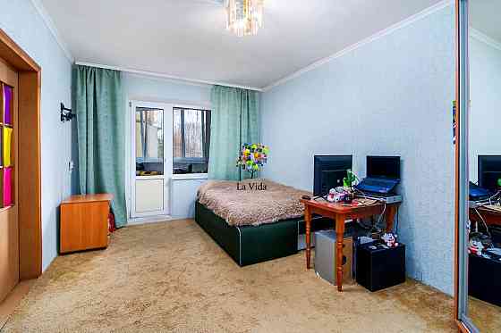 Продаж Квартира 3-кімнатна, 2/15 поверх на Юлії Здановської вул., д. 83-А Kiev