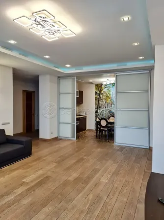 Оренда 4к Квартира 131 кв.м Фонтан, ул. Литературная 1А Одеса