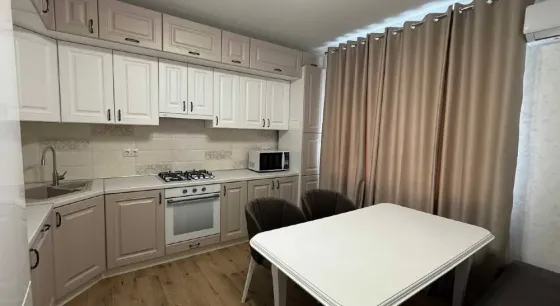 For sale 3-room Apartment 83 sq.m Національної Гвардії Ivano-Frankivs'k