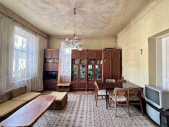 Продаж Квартира 2-кімнатна, 3/3 поверх на вул. Лисенка Миколи Львів