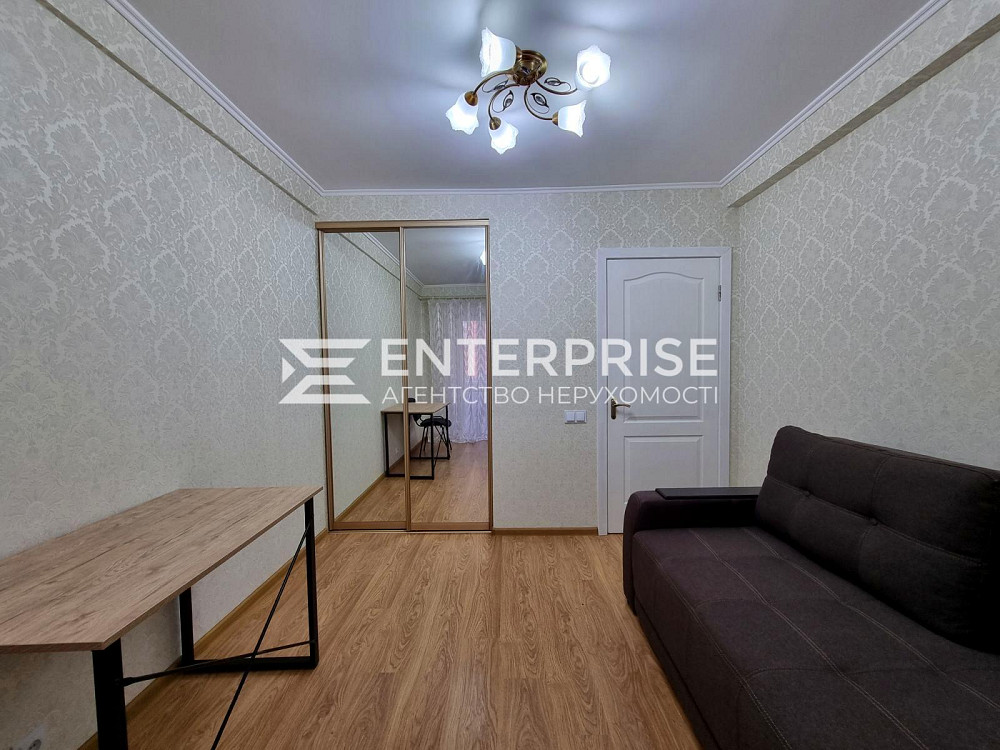 Продаж Квартира 2-кімнатна, 5/5 поверх на вул. Кирилло-Мефодиевская Киев - изображение 3