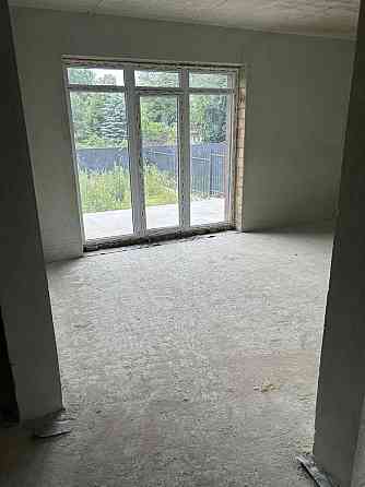 Продаж Будинок 4-кімнатний 