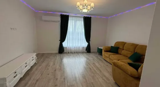 For sale 3-room Apartment 83 sq.m Національної Гвардії Ivano-Frankivs'k