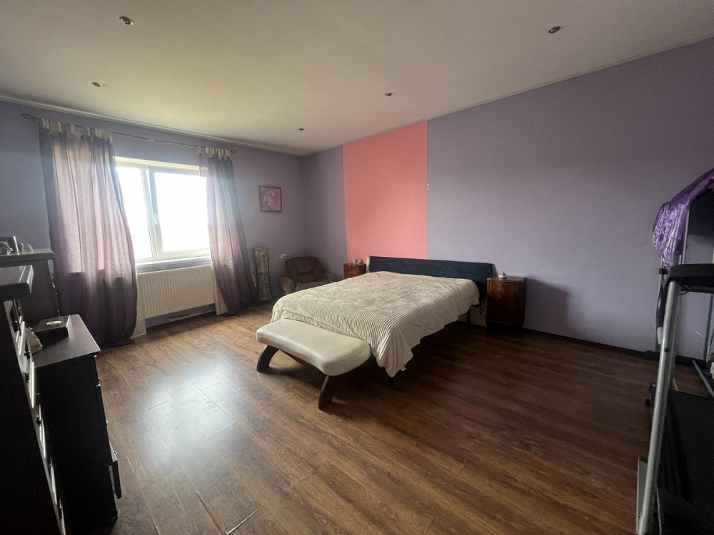 Продаж 3-поверховий Будинок з ділянкою 28 сот 230 кв.м 4 кімн. на Районна вул. Малечковичі - фото 2