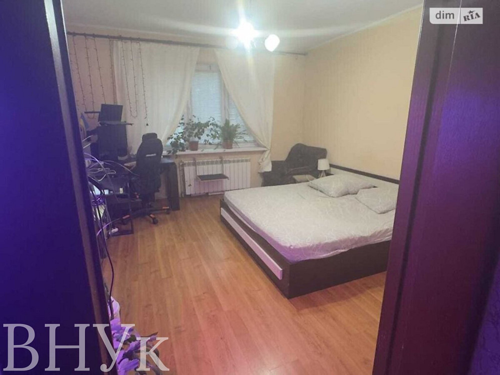 Продаж Квартира 3-кімнатна, 1/9 поверх на Челюскінців Ужгород - фото 1