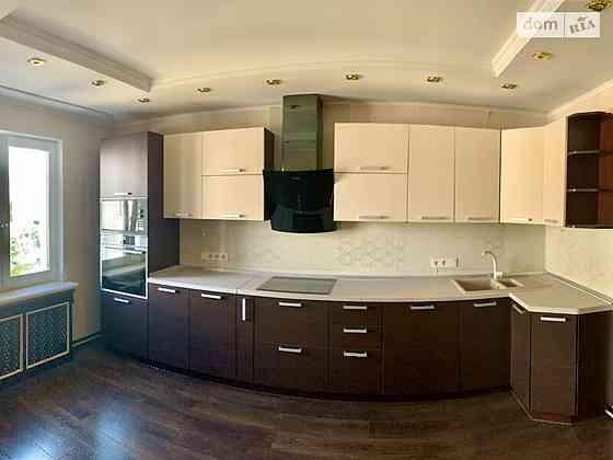 Оренда Квартира 3-кімнатна, 14/22 поверх на ул. Урловская Киев