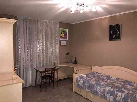 Оренда Квартира 3-кімнатна, 2/16 поверх на ул. Бориспольская, 12 Київ