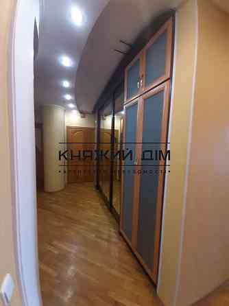 Оренда Квартира 3-кімнатна, 10/21 поверх на Святошинская пл. Київ