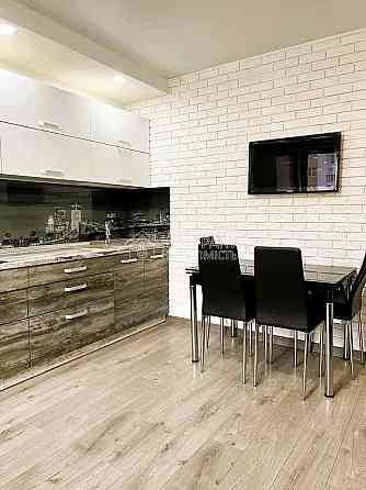 Продаж Квартира 2-кімнатна, 7/9 поверх на вул. Салтівське Kharkiv