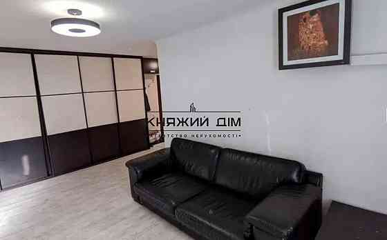 Продаж 2 кімнатної роздільної квартири КОД 21146112 Київ