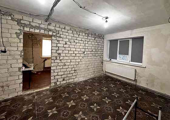 Продаж Квартира 2-кімнатна, 1/2 поверх на Каруны ул., 76 Б Дніпро