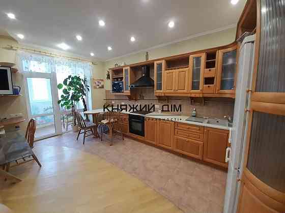 Оренда Квартира 3-кімнатна, 12/18 поверх на Срибнокильская ул. Київ