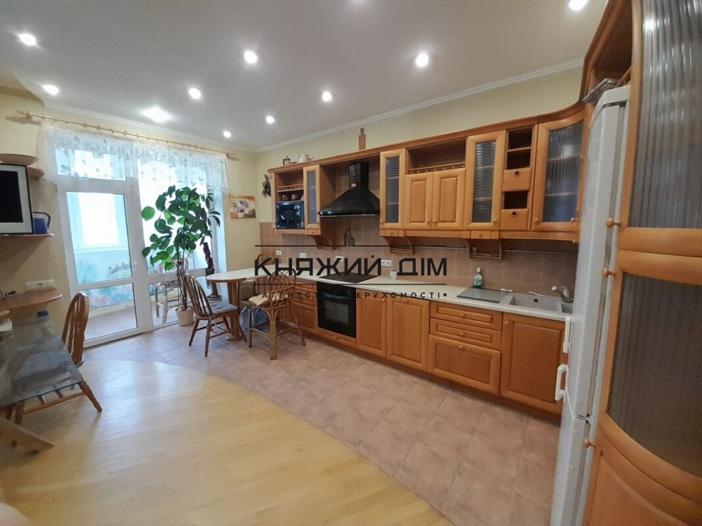 Оренда Квартира 3-кімнатна, 12/18 поверх на Срибнокильская ул. Київ - фото 1