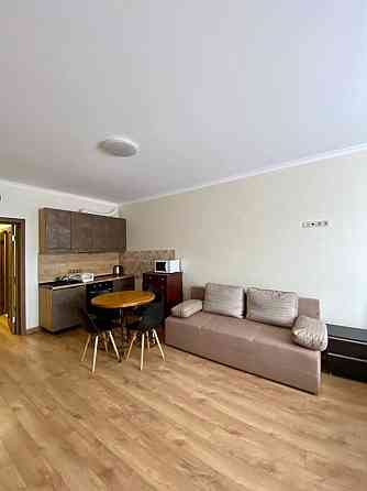 Продаж Квартира 1-кімнатна, 1/6 поверх на Дмитра Луценка вул., д. 10 Kiev