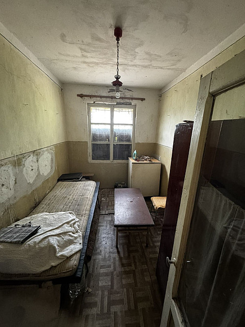 Продам дом в кооп "Заря" между Малой и Большой Долинами.







Общая площадь 70 кв.м.
2 этажа.
Под ремонт.
Газ, свет , вода заведены в дом. Молодіжне - фото 7