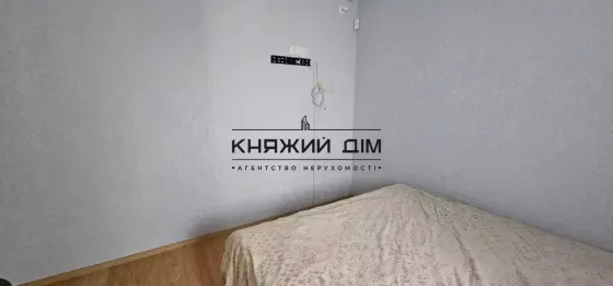 Продаж 3 кімнатна квартира КОД 21145930 Київ