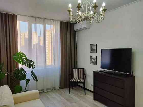 Оренда Квартира 1-кімнатна, 11/25 поверх на ул. Урловская Kiev