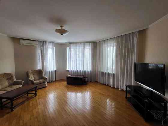 Продаж Квартира 3-кімнатна, 5/18 поверх на Никольско Слободская, 2Б Київ