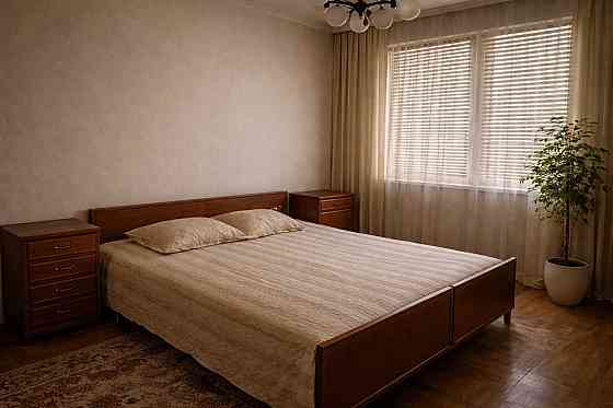 Продаж Квартира 2-кімнатна, 7/16 поверх на Драгоманова вул., д. 14 Київ