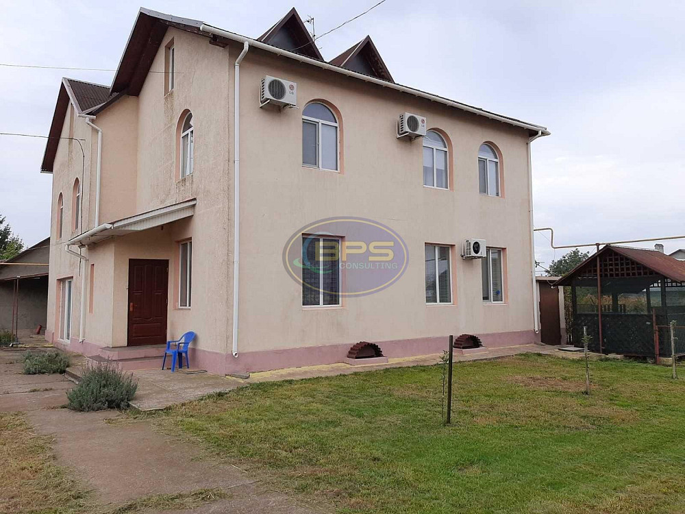 Продаж 3-поверховий Будинок з ділянкою 10 сот 300 кв.м 7+ кімн. на Покровська вул. Овідіополь - фото 1