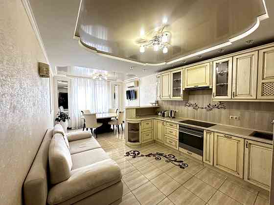 Продаж Квартира 3-кімнатна, 15/22 поверх на Лаврухіна Миколи вул., д. 8 Київ