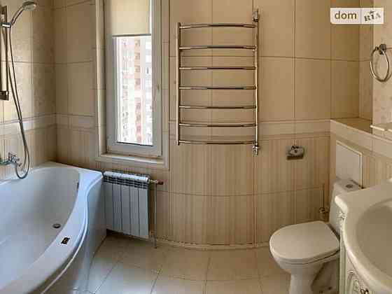 Оренда Квартира 3-кімнатна, 14/22 поверх на ул. Урловская Киев