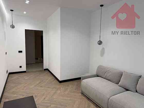 Продаж Квартира 3-кімнатна, 7/7 поверх на Богдана Хмельницького пл. Uzhhorod