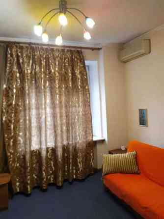 Оренда Квартира 3-кімнатна, 2/5 поверх на ул. Белорусская Київ